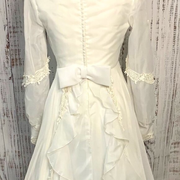 Vintage Bohemian 1970's White Wedding Dress with Empire Waist and Bishop… - Picture 7 of 14